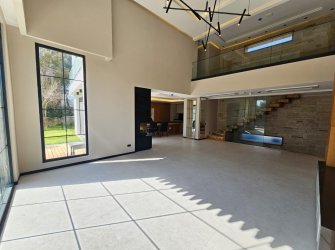 Bitez'de 6+1 Merkezi Konumda 612 m2 Arsa İçinde 6+1 Triplex Villa 