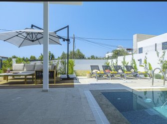 Yalıkavak'ta 550 m2 Arsa İçerisinde 3+1 Tek Katlı Otoparklı Tek Katlı Villa 